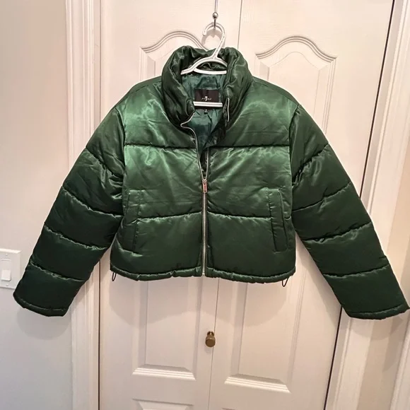 7 For All Mankind Crop Puffer Coat Women’s Size Medium - Picture 1 of 10